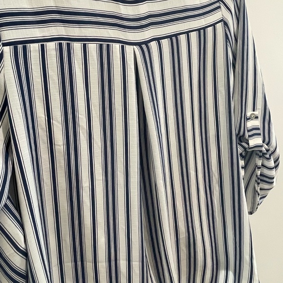 West Kei Blue Stripes White Blouse size Med - Picture 7 of 7